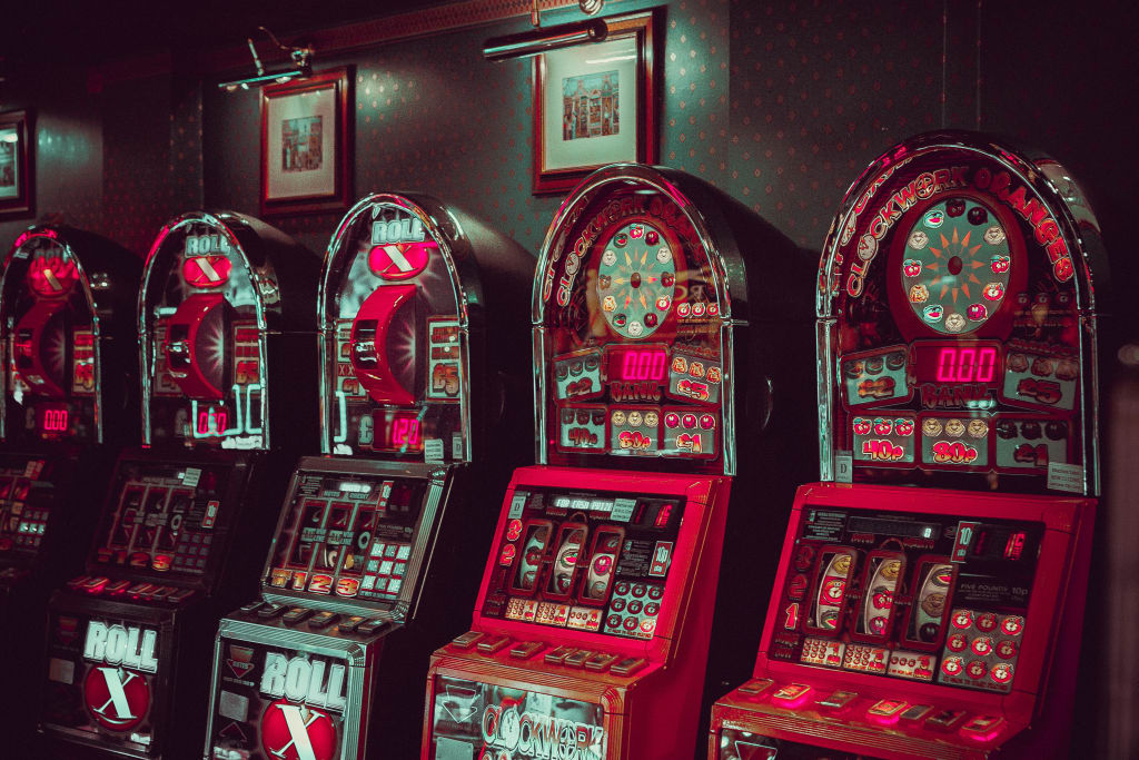 What are the different types of online slots?