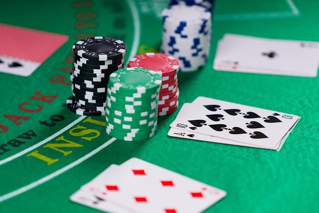 Can I win real money at an online casino?